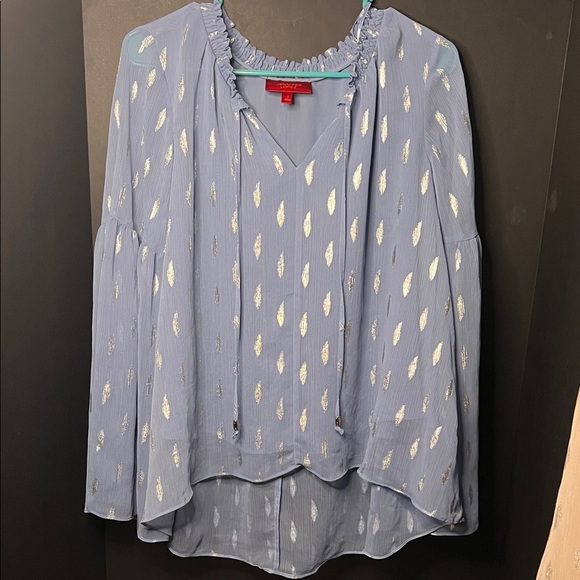 Jennifer Lopez Sky Blue Feather Pattern Blouse - Picture 2 of 8